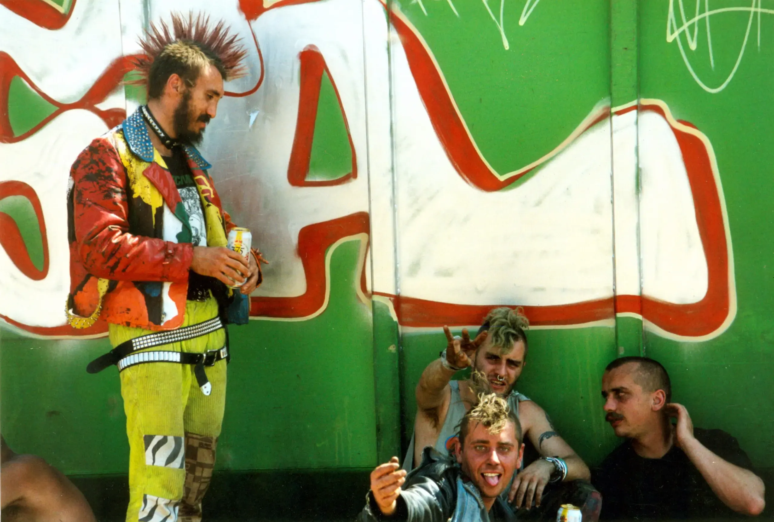 Portrait zweier langhaariger Festivalbesucher