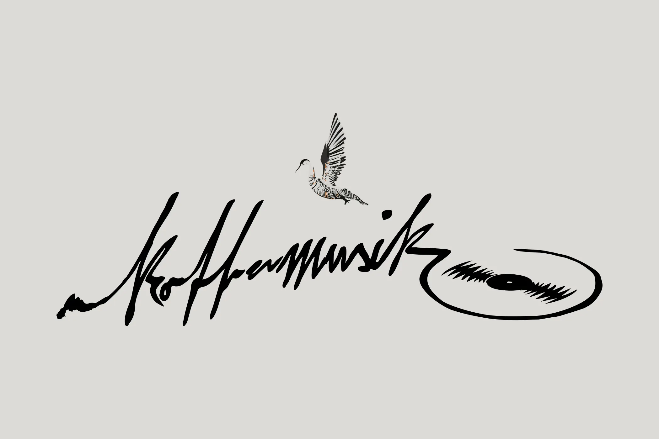Logo Koffermusik, handschriftlicher Schriftzug mit Vogel-Symbol