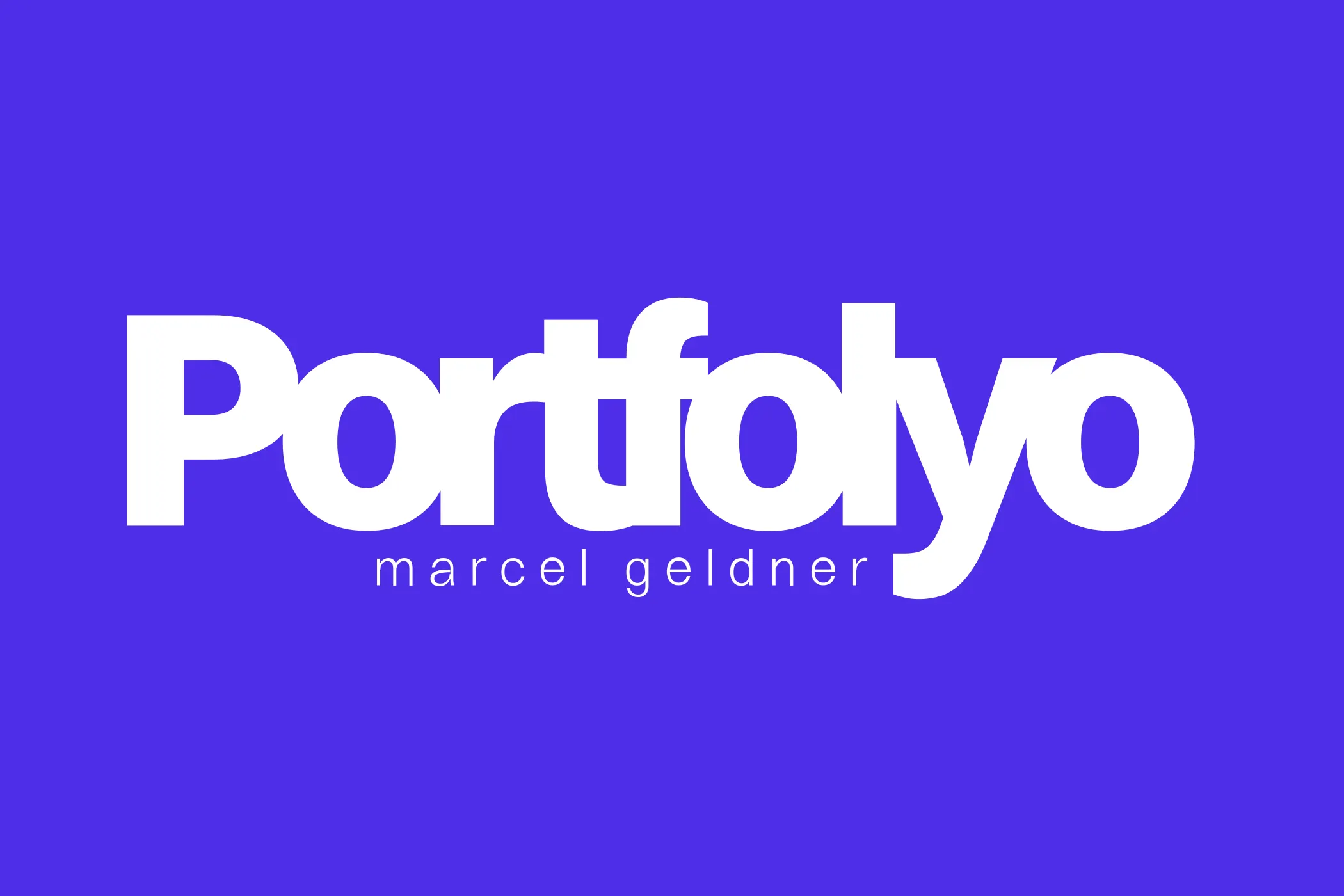 Logo Portfolyo Marcel Geldner, weisser Schriftzug auf Blau