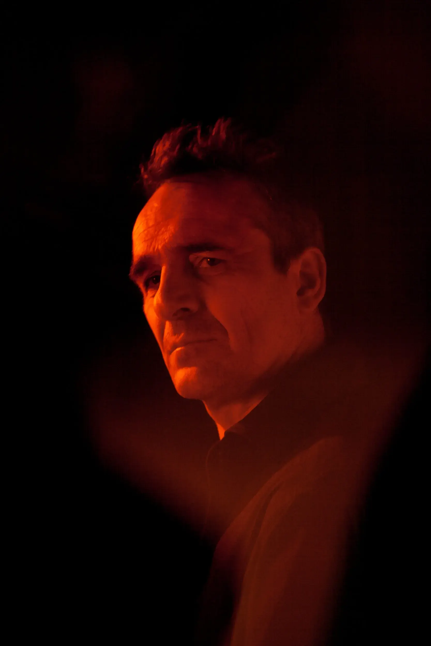 Portrait von Matthias Neukirch im Profil mit warmem Licht