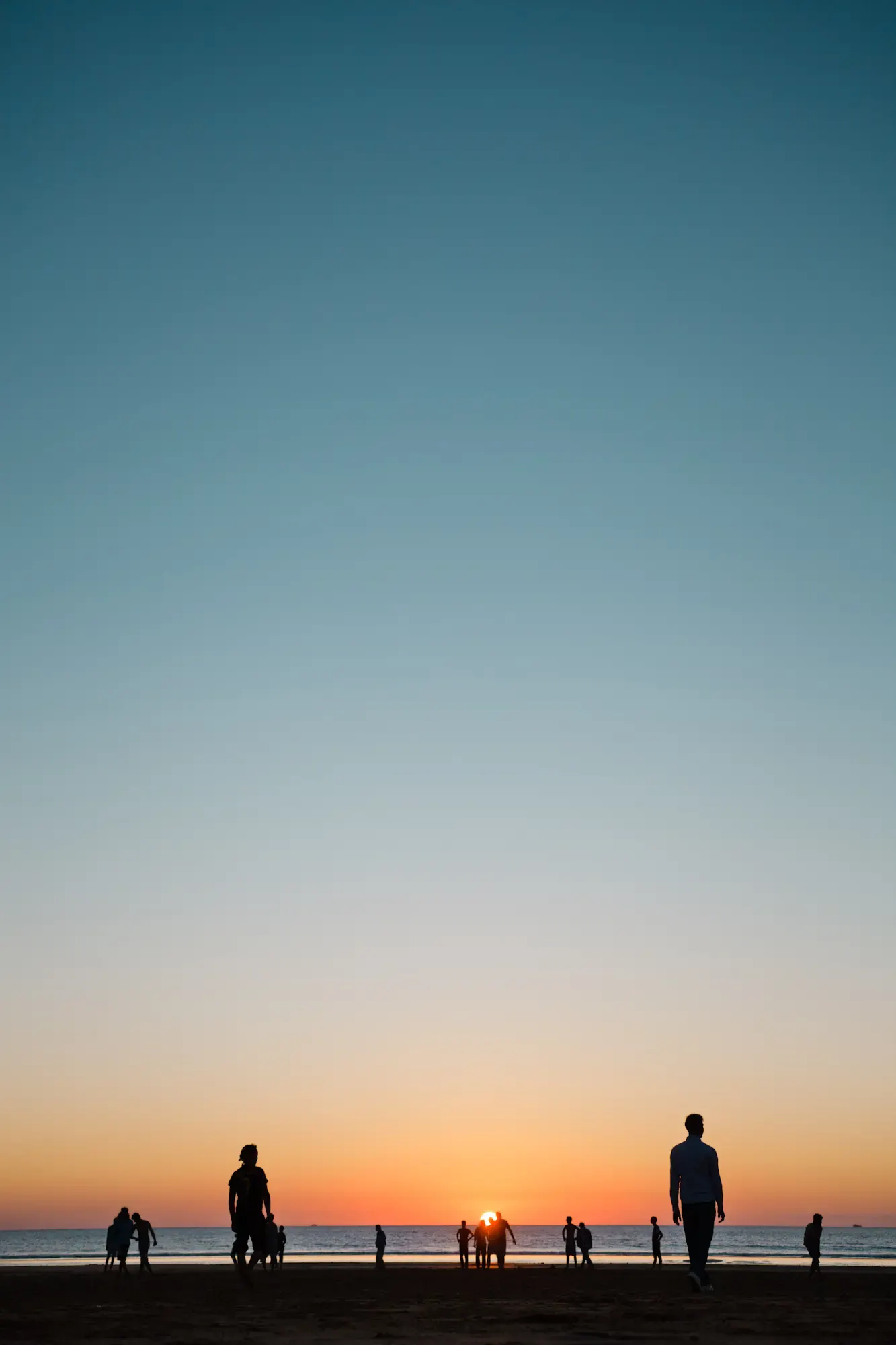 Silhouetten am Horizont bei Sonnenuntergang, Morocco Experience