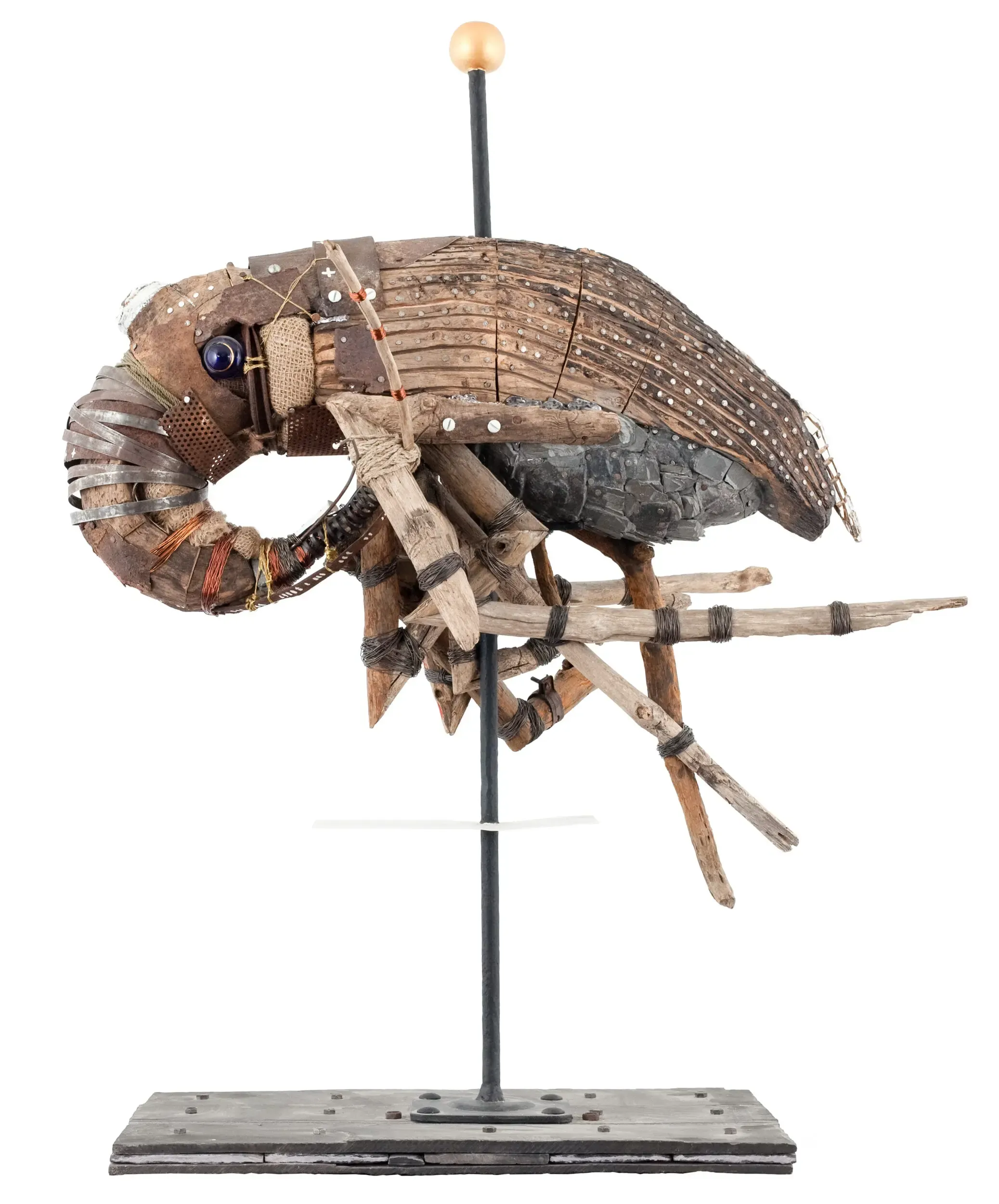 Widderförmige Treibholzskulptur auf Ständer, Ansicht drei