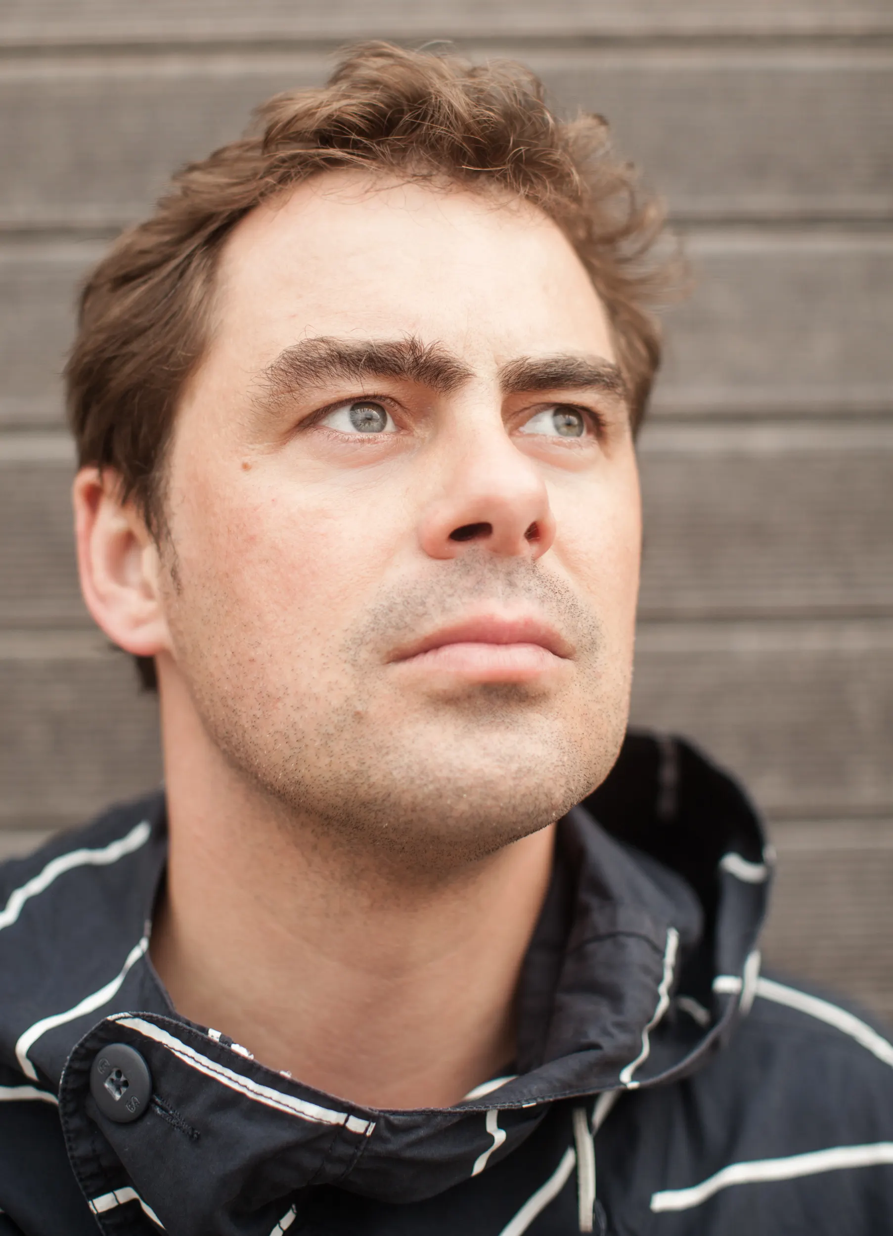 Nachdenkliches Portrait eines Mannes, Sardasol