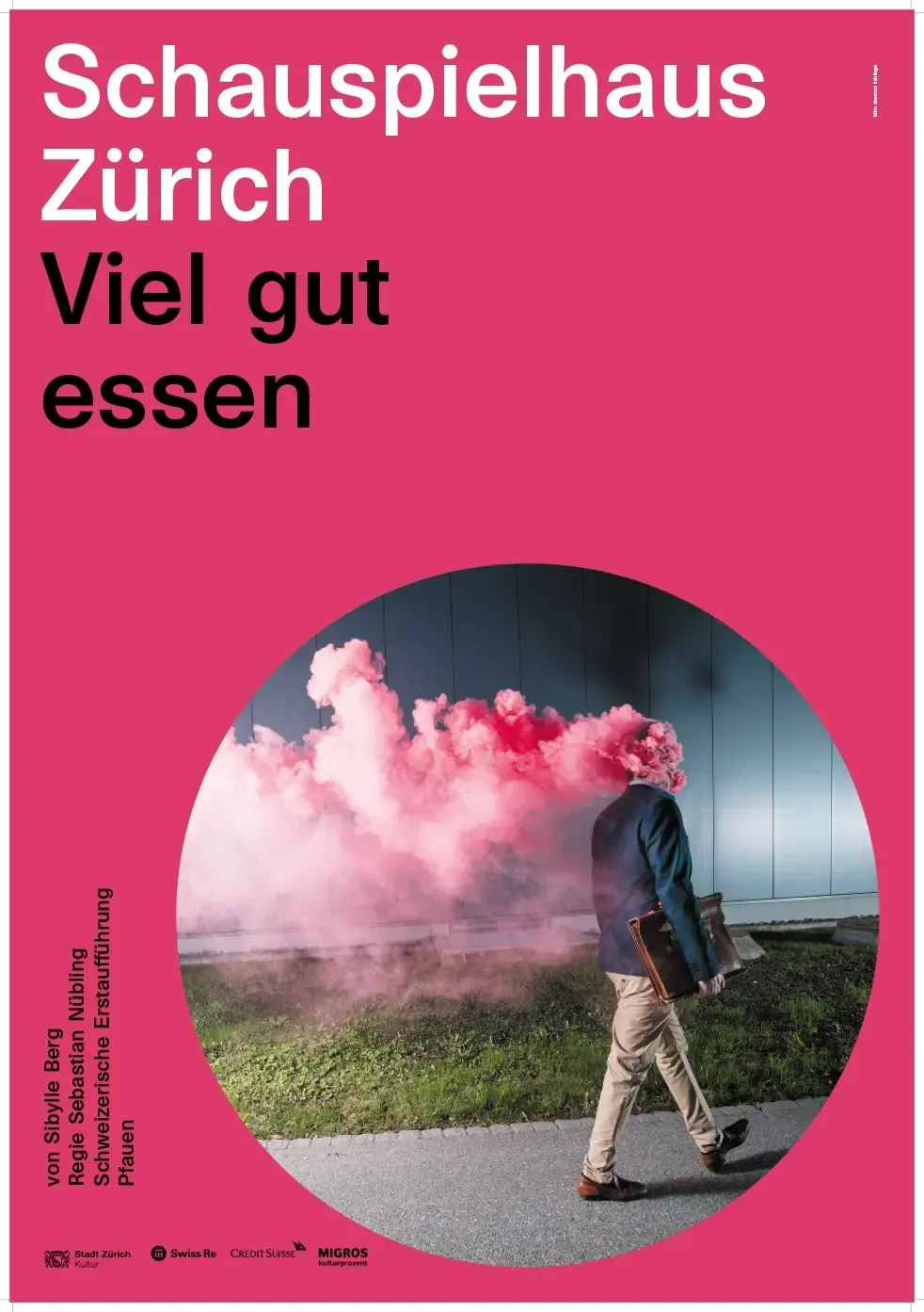 Theaterplakat „Viel gut essen“ des Schauspielhaus Zürich mit Mann im rosa Rauch