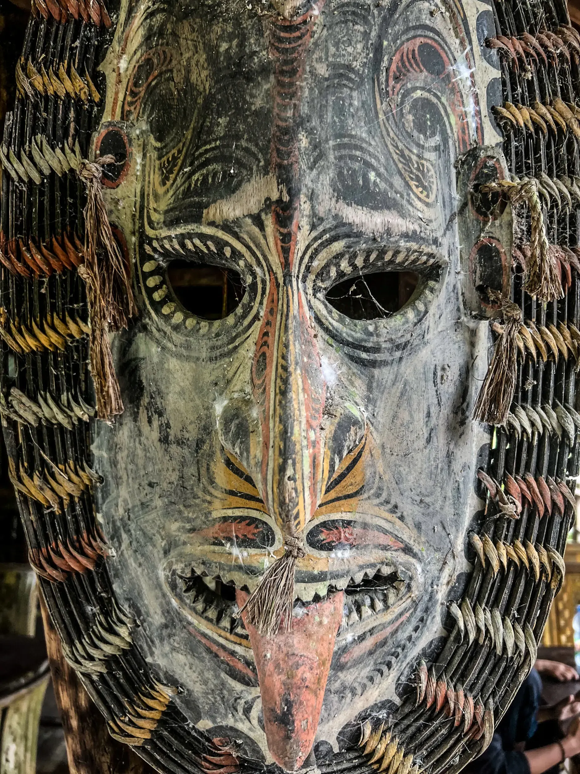 Traditionelle Holzmaske der Toraja, Sulawesi